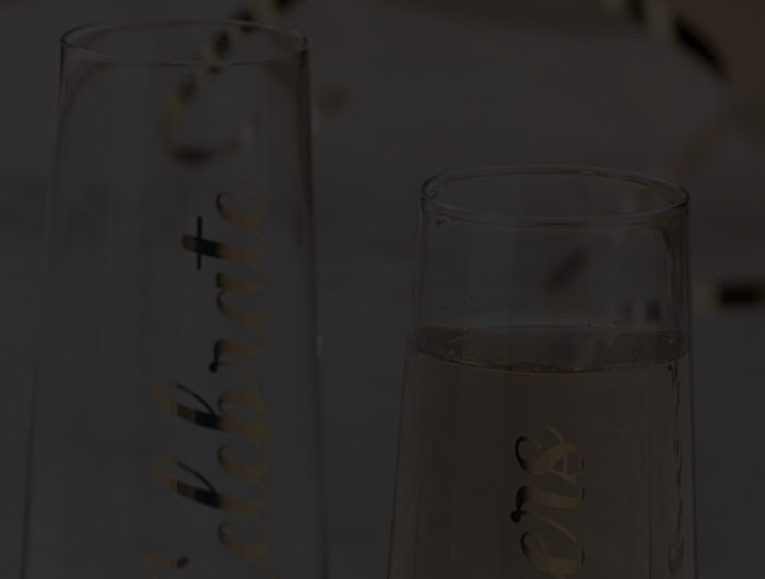 Personalized Iridescent Flutes with a Modern Touch
